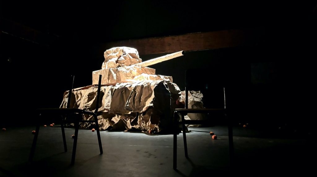 TANK / Όλη Νύχτα Εδώ